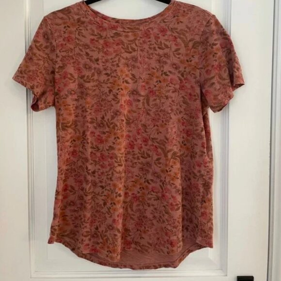 8 Graphic Tees | Size Medium - Picture 5 of 7